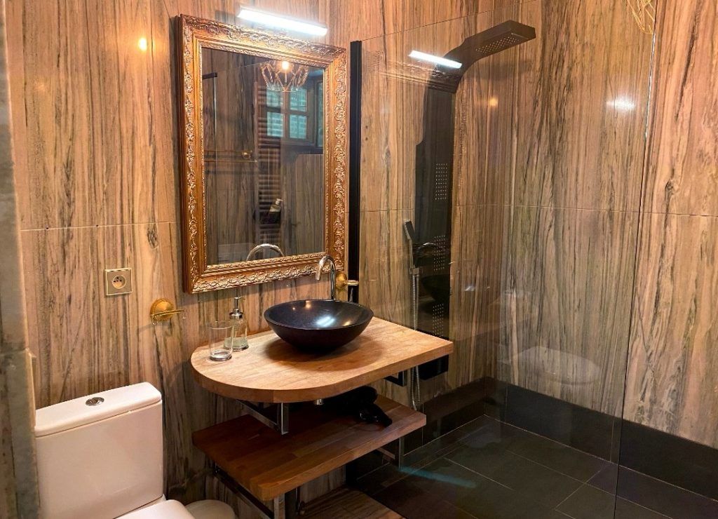 Screenshot_20251112_181344_com.google.android.apps.messaging_edit_566348662666183